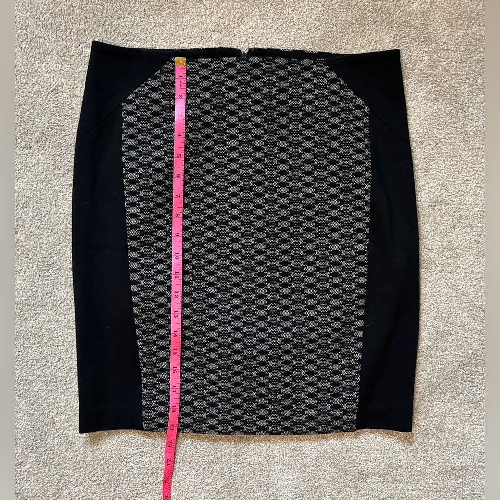 Theory fitted skirt- business or professional event - Picture 3 of 7